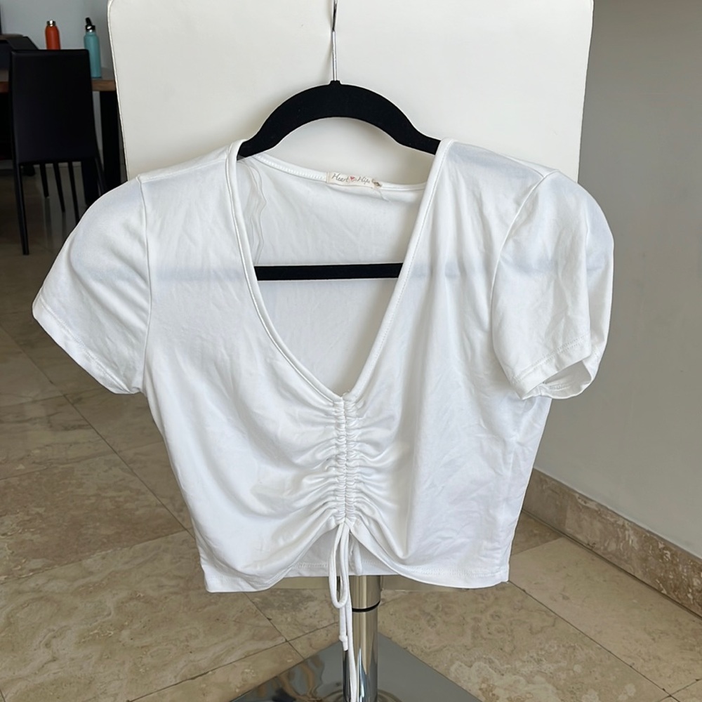 White tie cropped top. Super cute and comfy. Size M